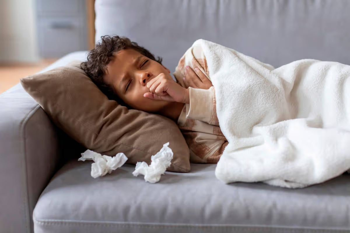 WHEN SHOULD YOU SEE A DOCTOR FOR YOUR CHILD’S SORE THROAT OR COUGH?